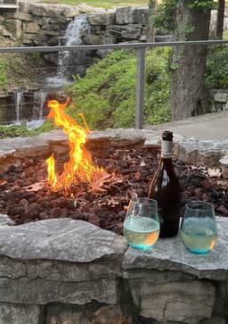Save 15% Off 4 Night Stay! Amazing Waterfall/Lake Views! Pool, Dock!