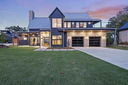 Modern & Moody on Monkey Island