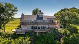 Stunning Views, Hot Tub, Pool Table, new furniture!