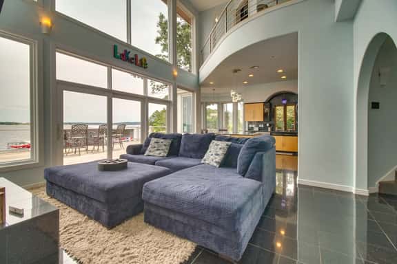 Grand Blue House - Image 1