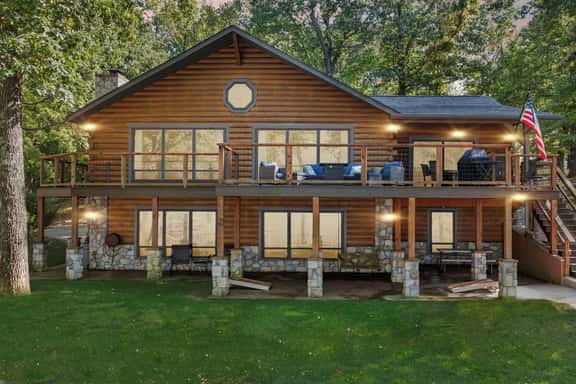 Reel Grand Hideaway - Image 1