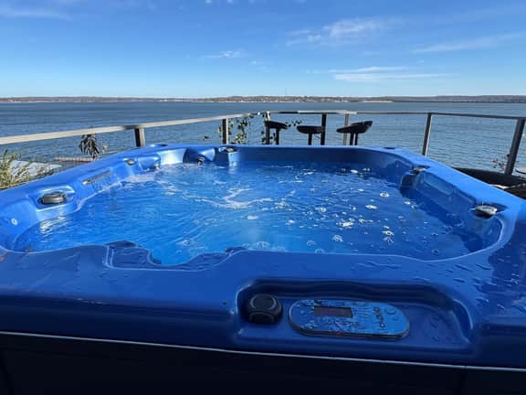 Grand Waterfront-Luxury 4-Level Lakefront Retreat, Hot Tub, Community Pool